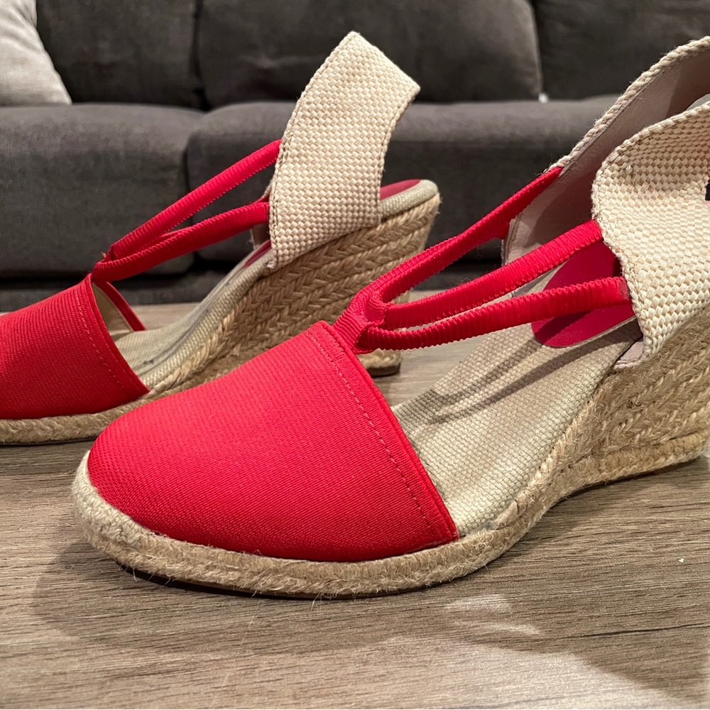 Adrienne Vittadini Red and Tan Espadrille Wedges